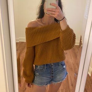 Adorable lulus rust-orange sweater. Size XS